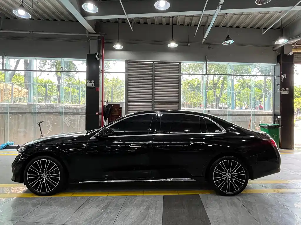 Mercedes-Benz E-Class 2024