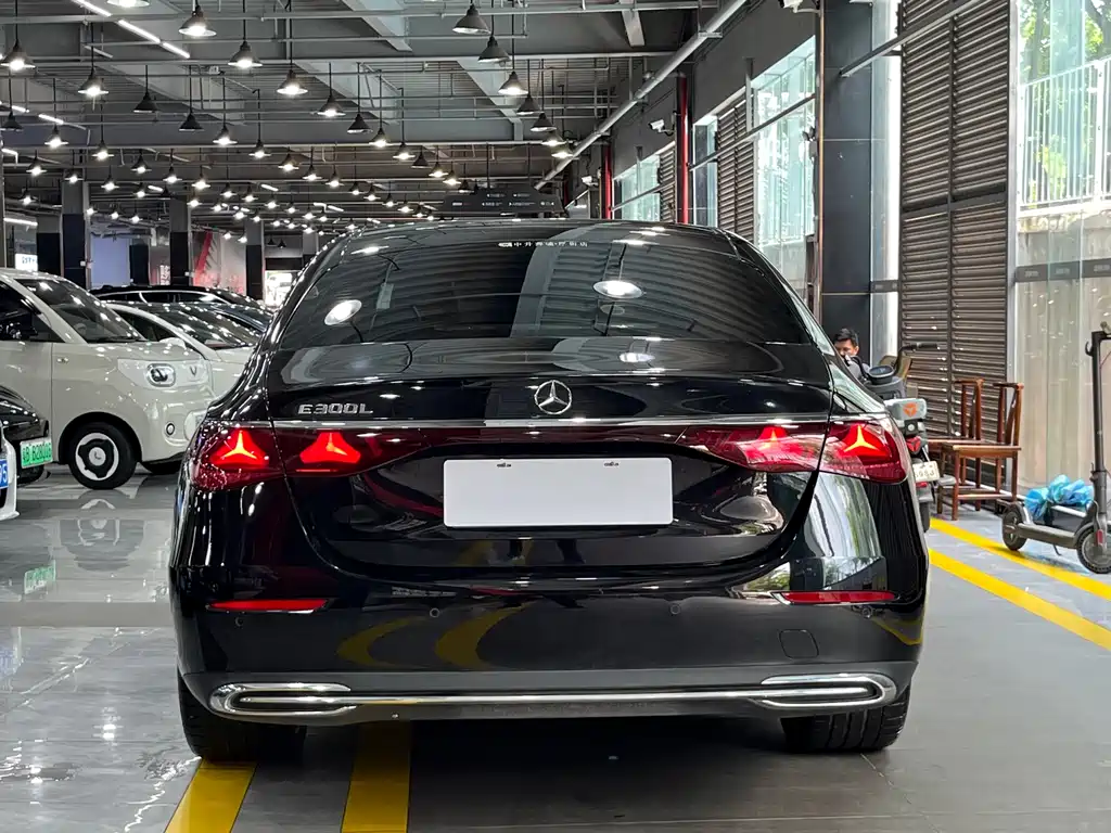 Mercedes-Benz E-Class 2024