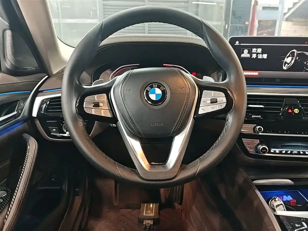 BMW 5 Series 2021 — фото 11