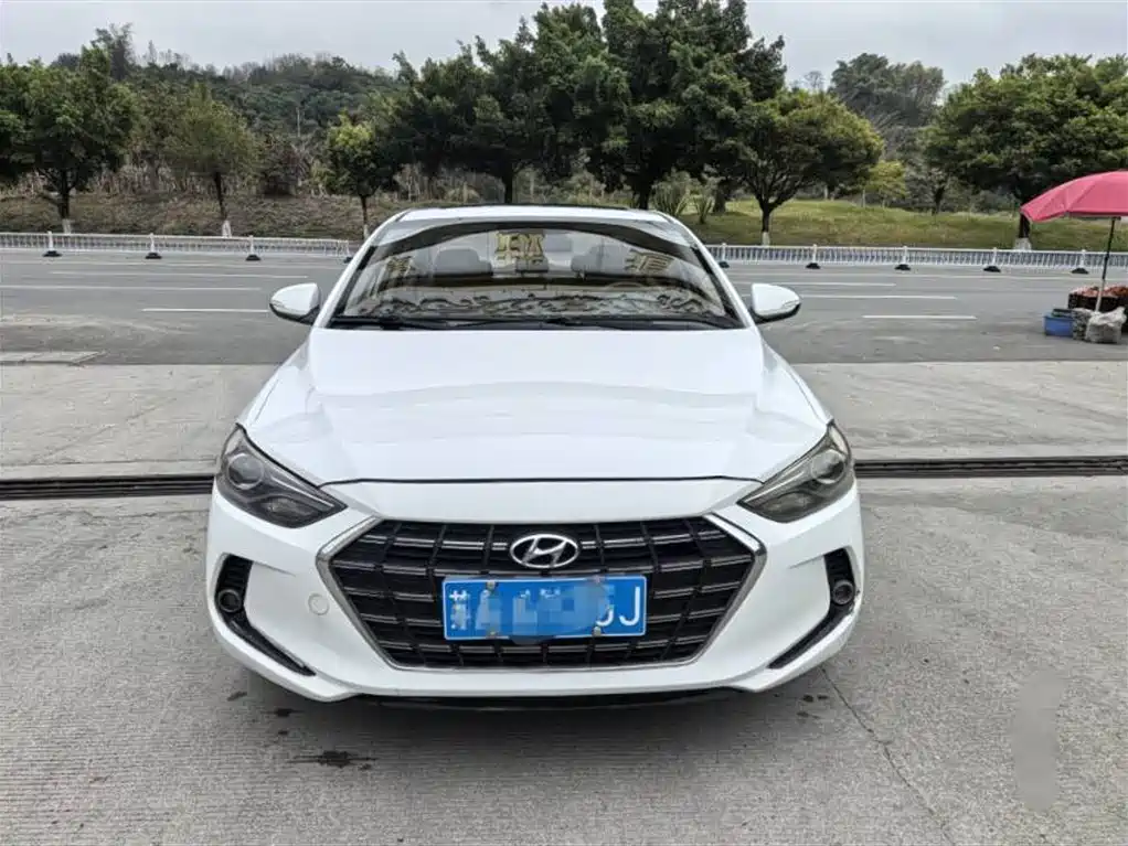 Hyundai Elantra 2020 — фото 2