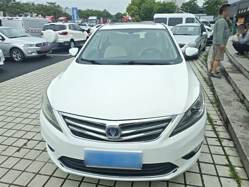 Changan Eado 2017 — фото 3