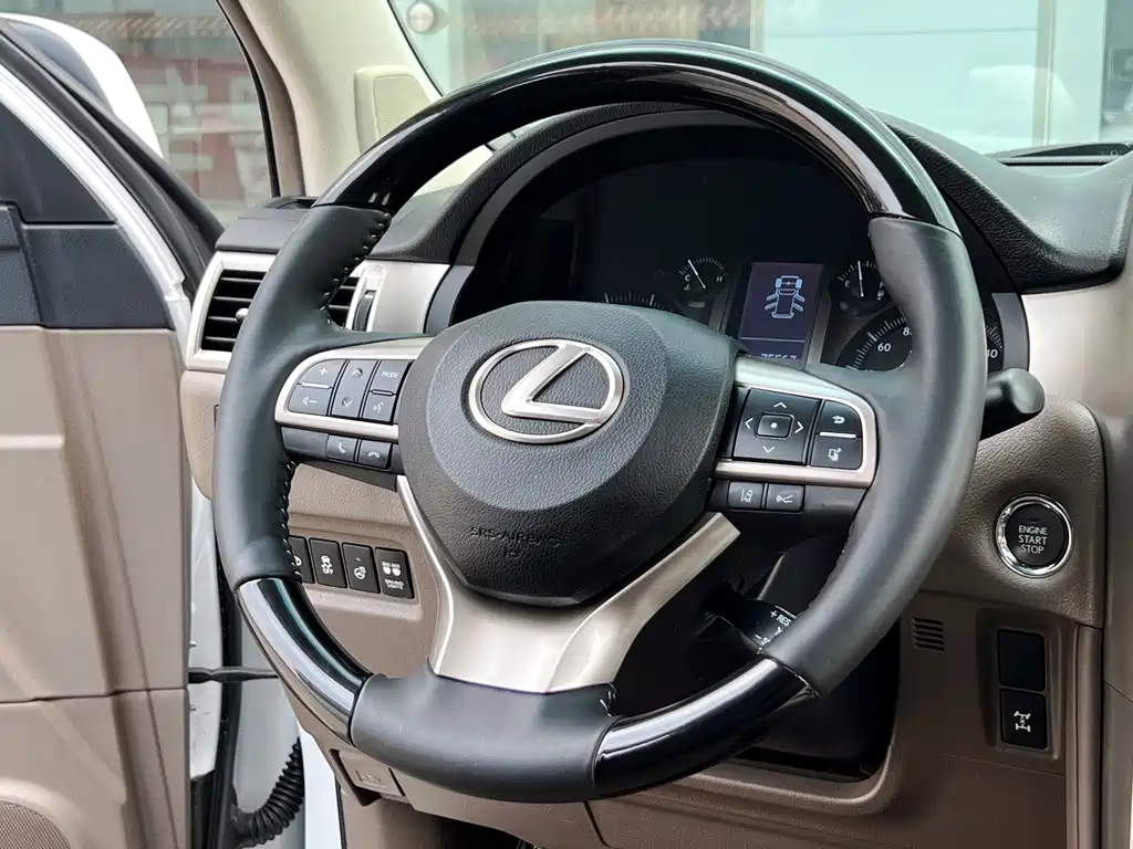 Lexus GX 2019 — фото 14