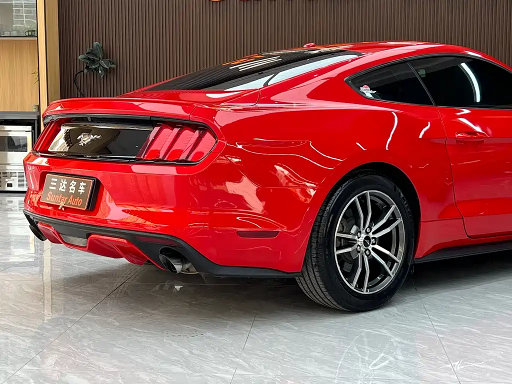 Ford Mustang 2017 — фото 13