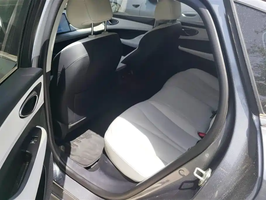 BYD Seal 05 DM-i 2025 — фото 11