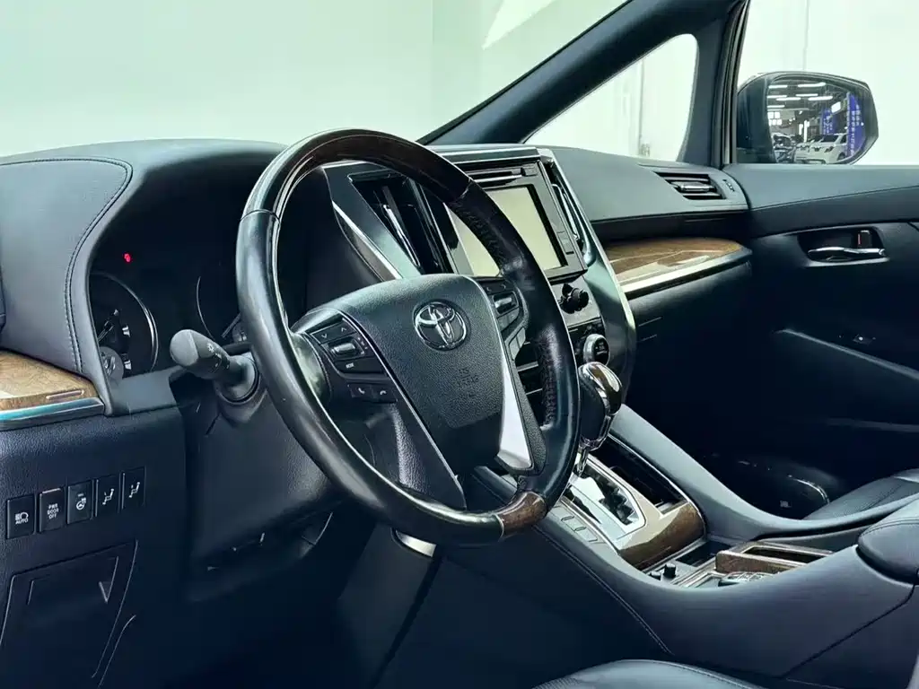 Toyota Alphard 2016 — фото 4