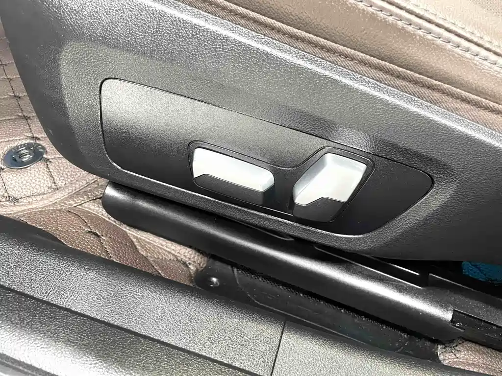 BMW 3 Series 2023 — фото 10