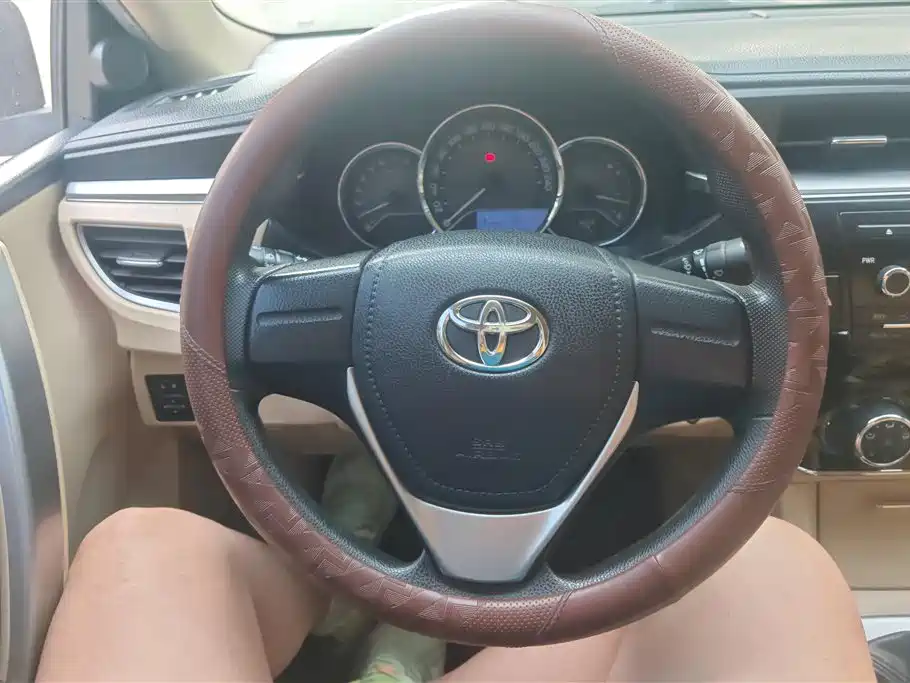 Toyota Corolla 2015 — фото 15