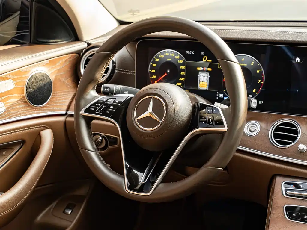 Mercedes-Benz E-Class 2022 — фото 9