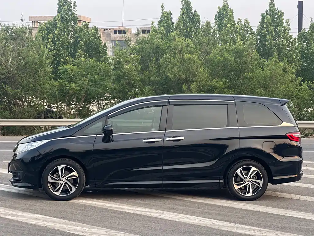 Honda Odyssey 2016 — фото 22