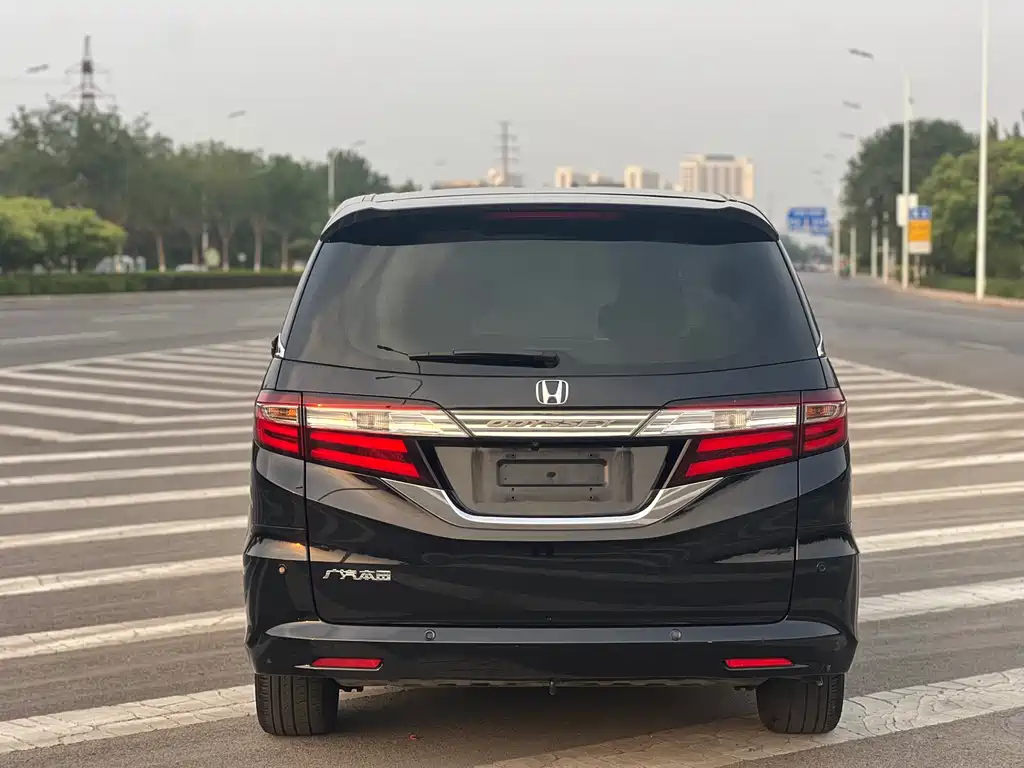 Honda Odyssey 2016 — фото 24