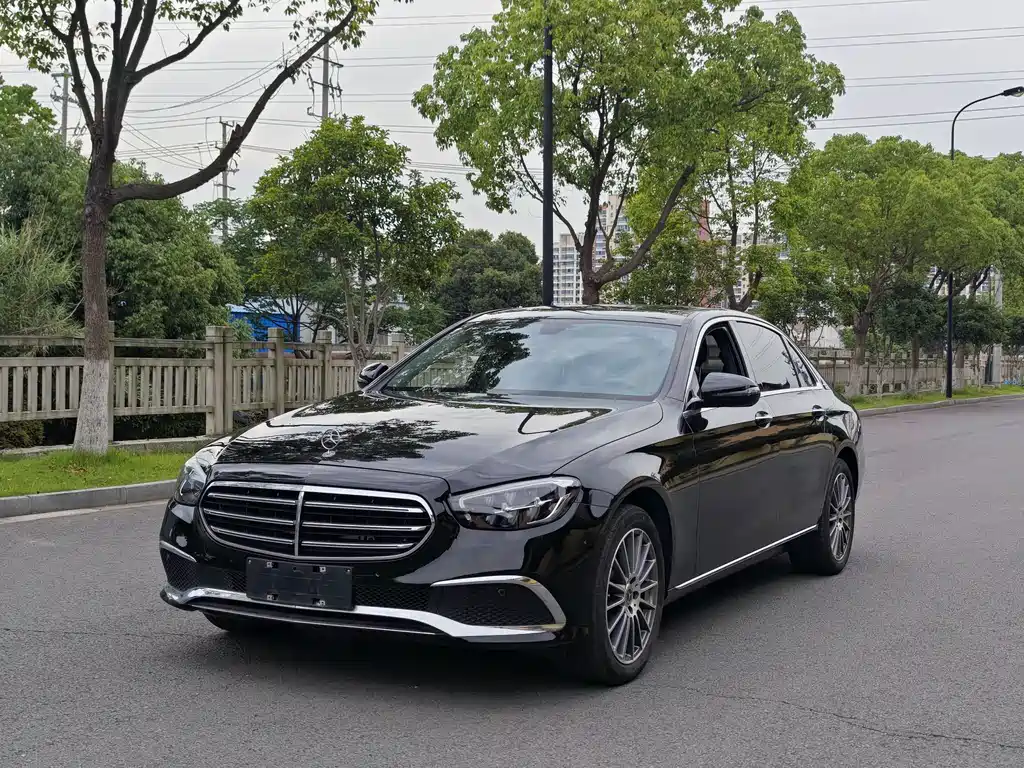 Mercedes-Benz E-Class 2023 — фото 1