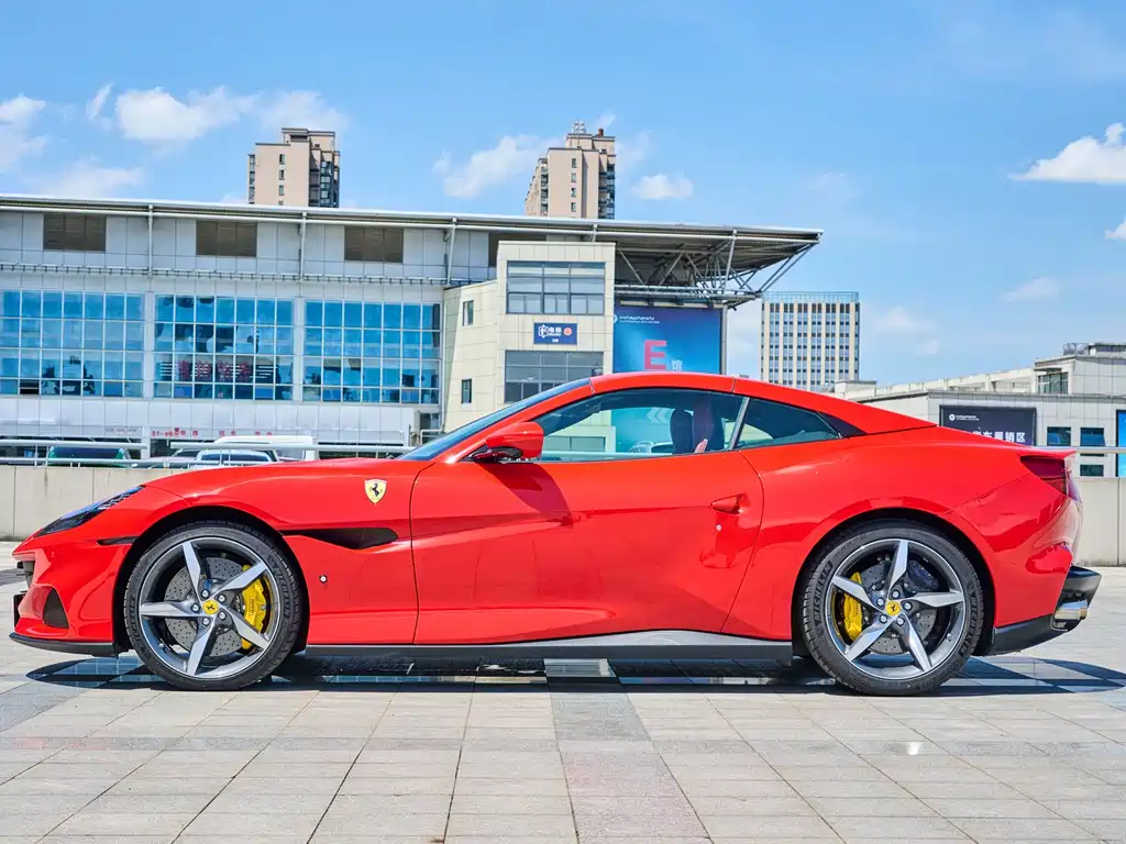 Ferrari Portofino 2023 — фото 13