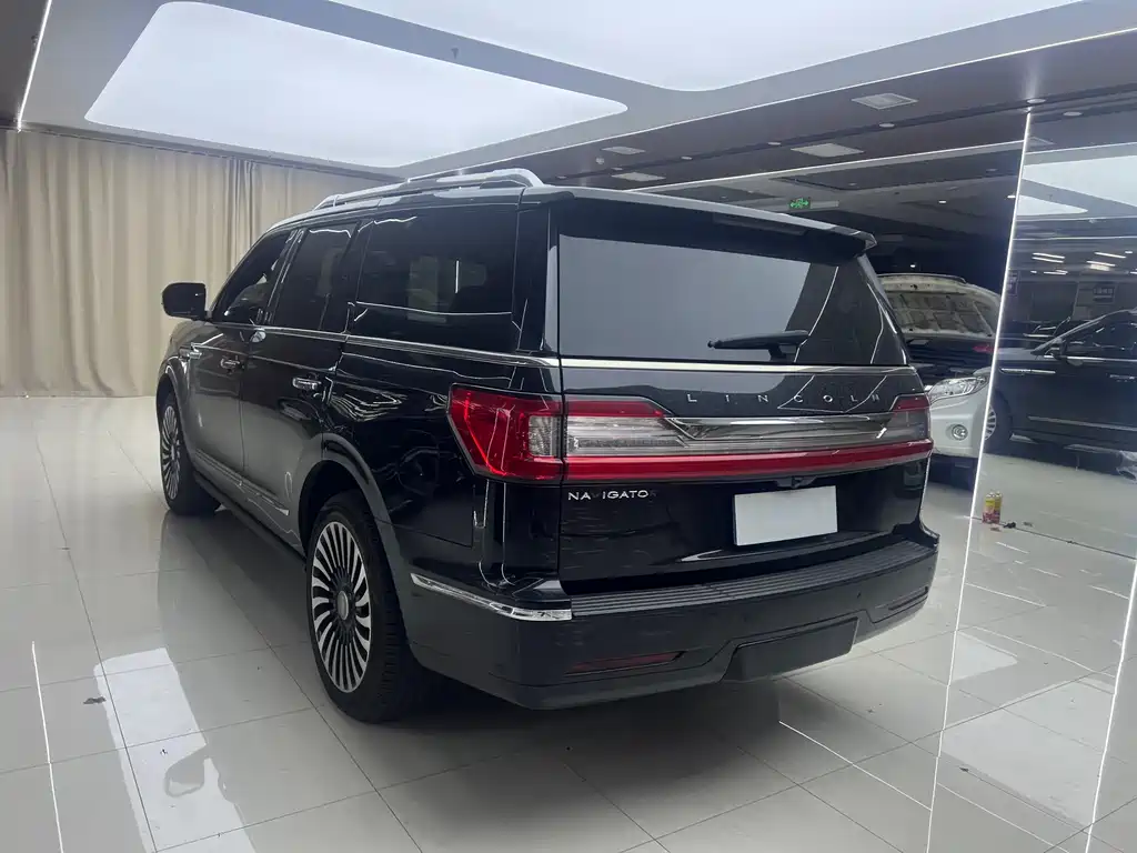 Lincoln Navigator 2019 — фото 9