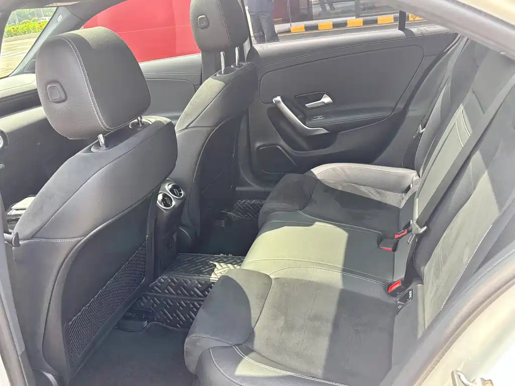Mercedes-Benz A-Class 2023 — фото 5