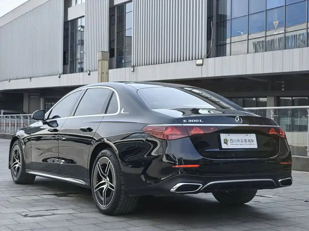 Mercedes-Benz E-Class 2025 — фото 5