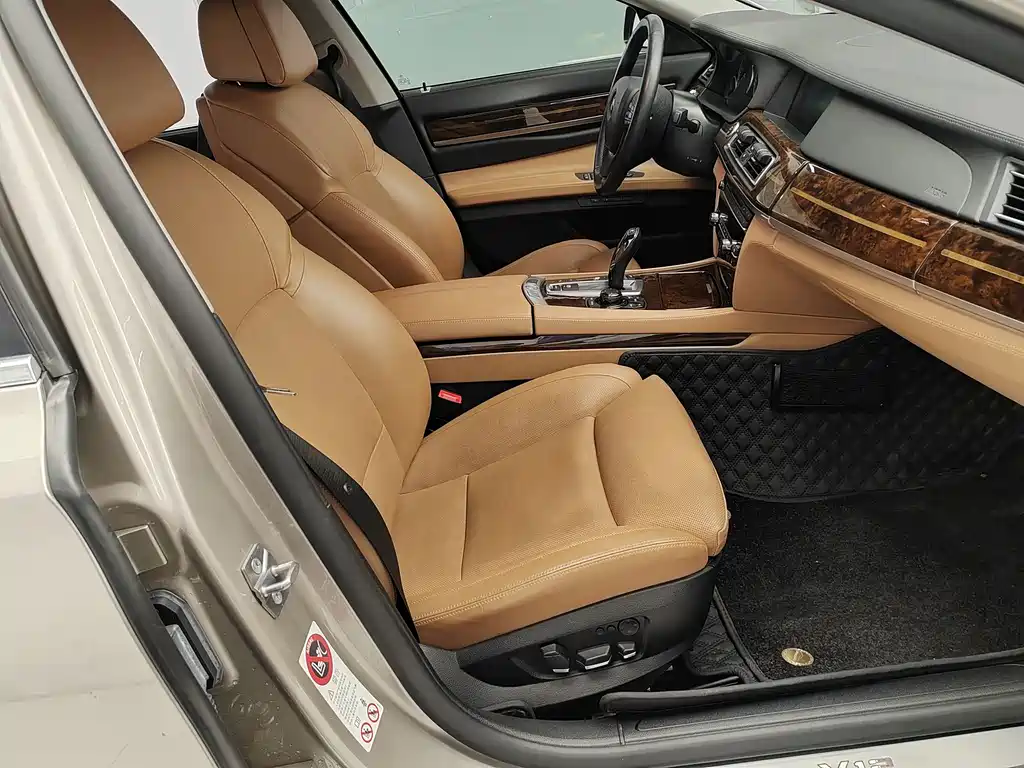 BMW 7 Series 2012 — фото 20
