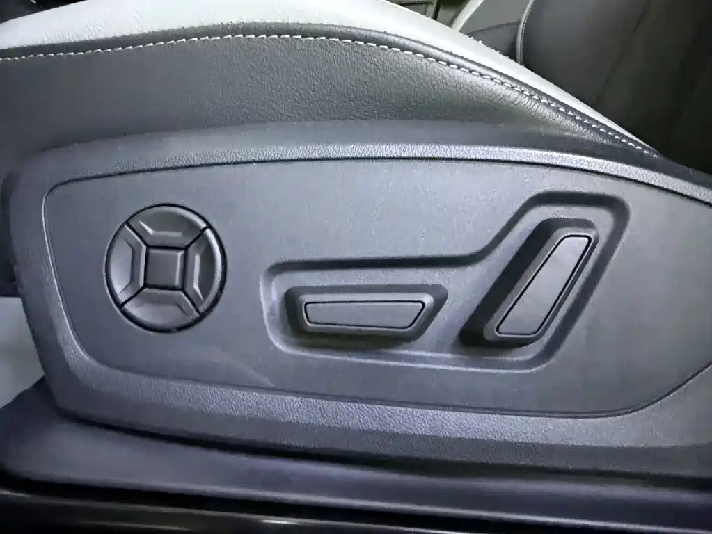 Audi Q3 2023 — фото 18