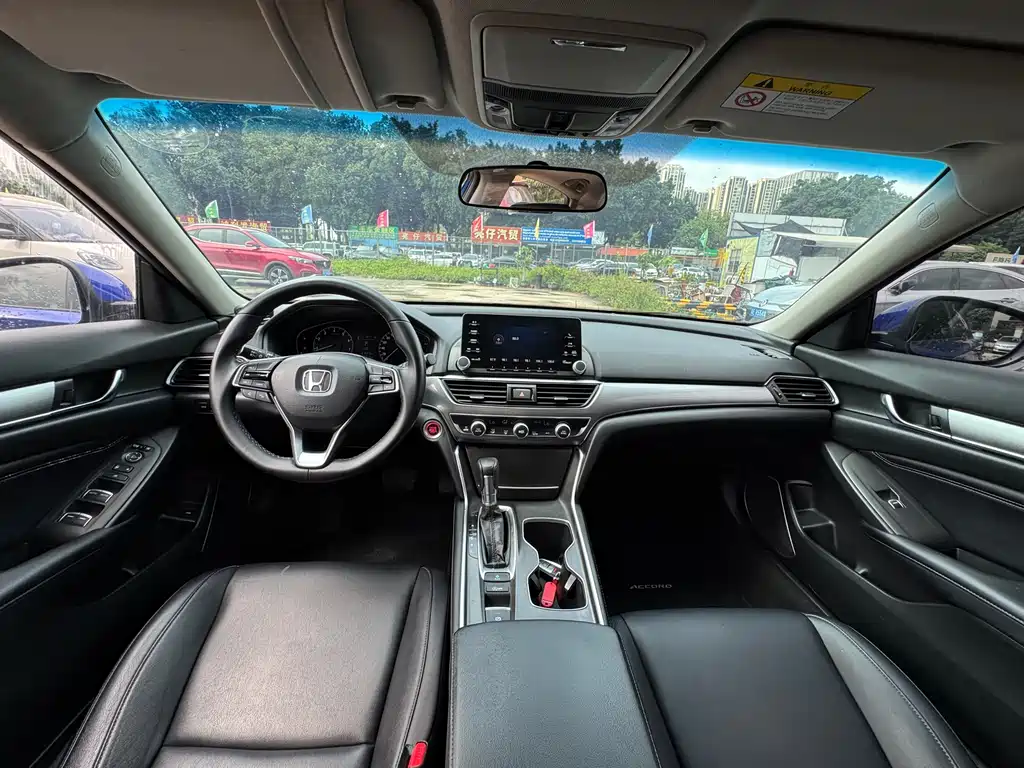 Honda Accord 2018 — фото 8