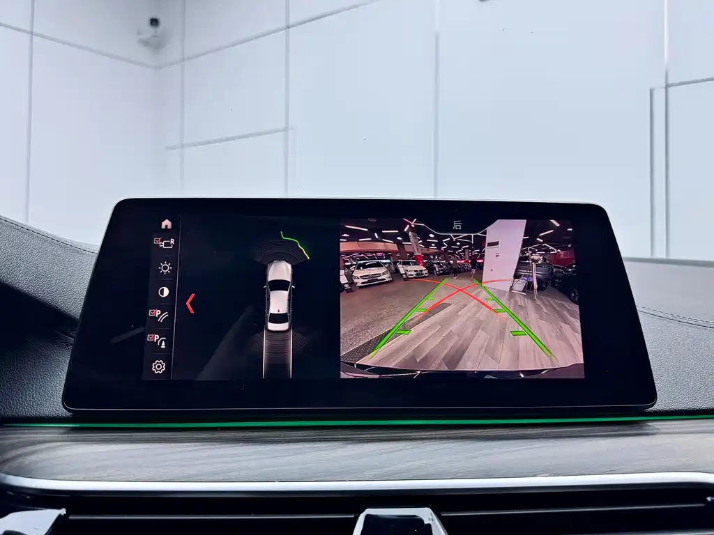 BMW 5 Series New Energy 2019 — фото 13