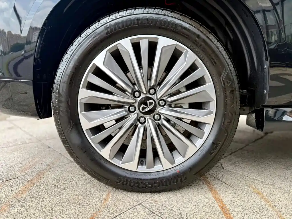 Infiniti QX80