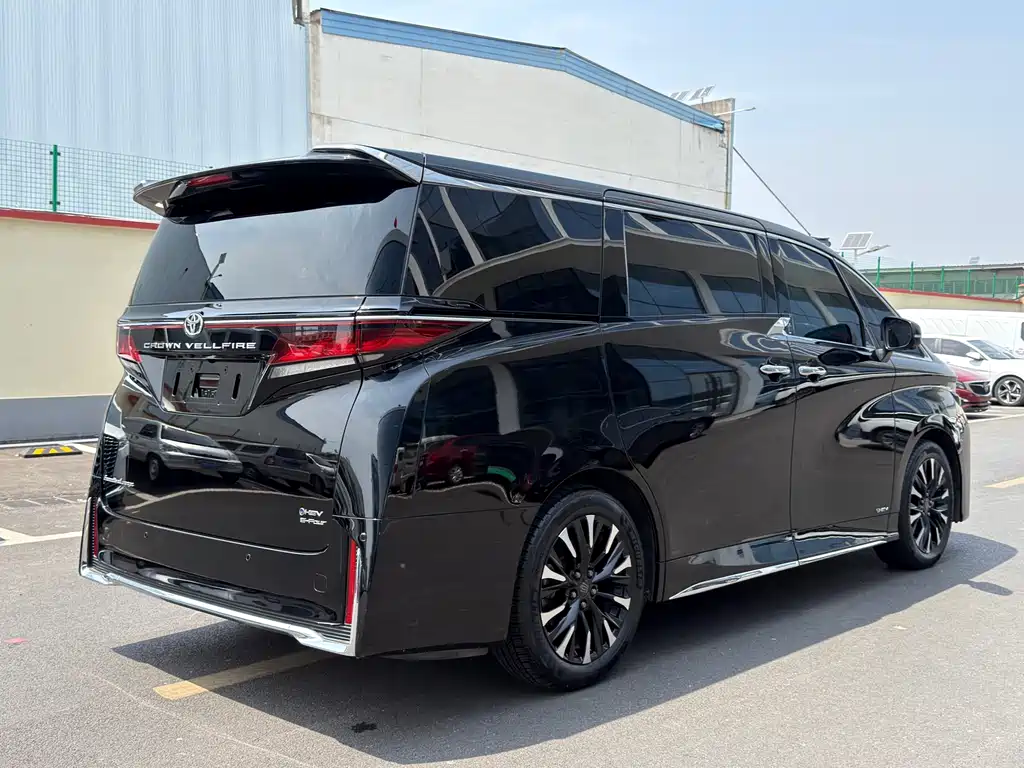 Toyota Vellfire 2024 — фото 16