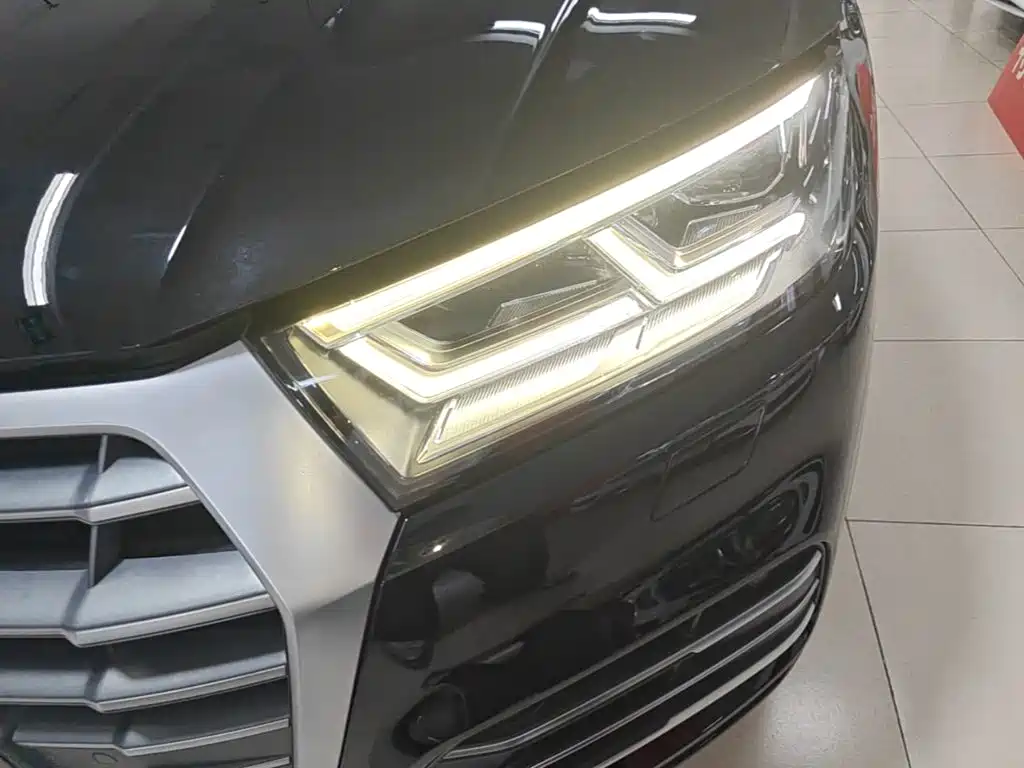 Audi Q5L 2019 — фото 24
