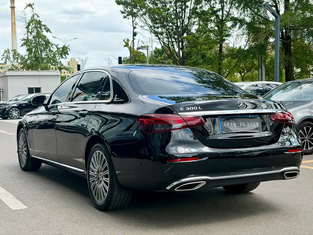 Mercedes-Benz E-Class 2023