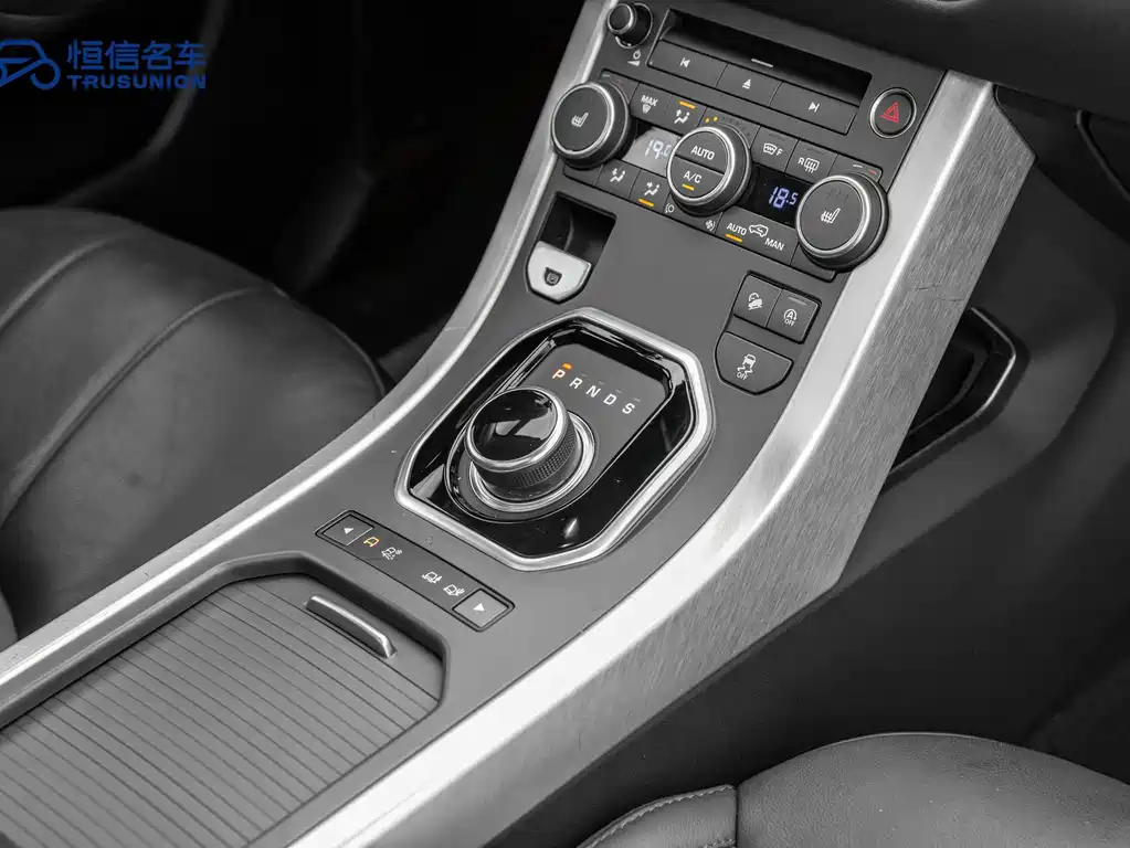 Land Rover Evoque 2018 — фото 17