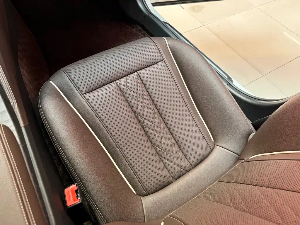 BMW 5 Series New Energy 2021 — фото 11