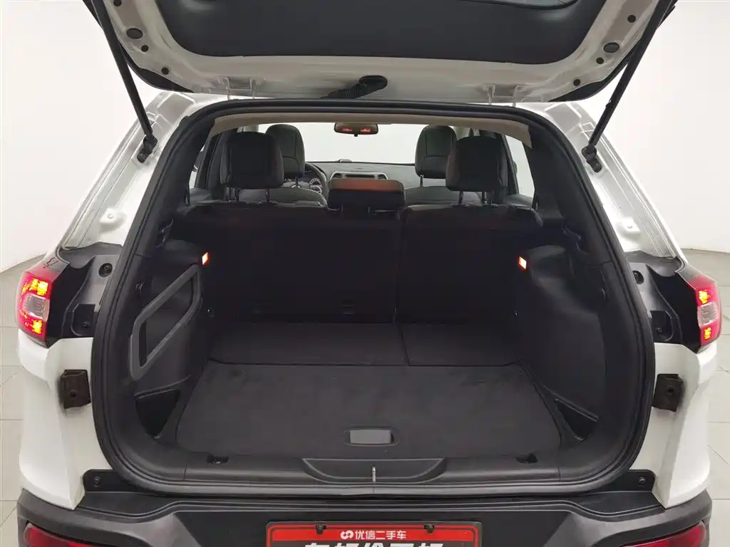 Jeep Cherokee 2016 — фото 16