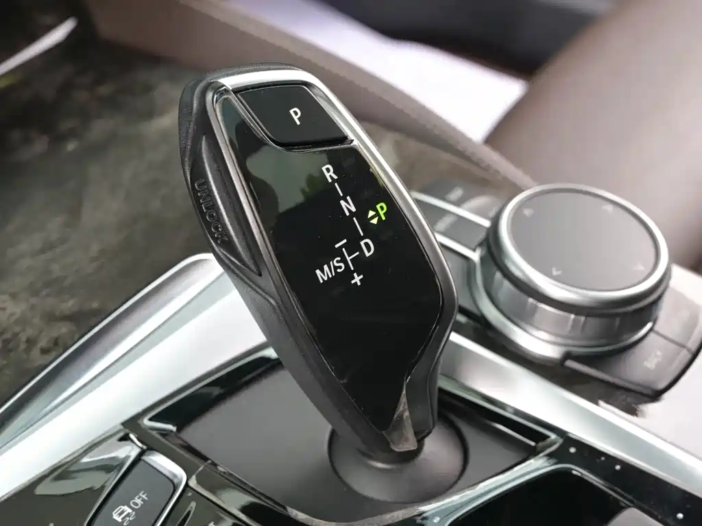BMW 6 Series GT 2019 — фото 12