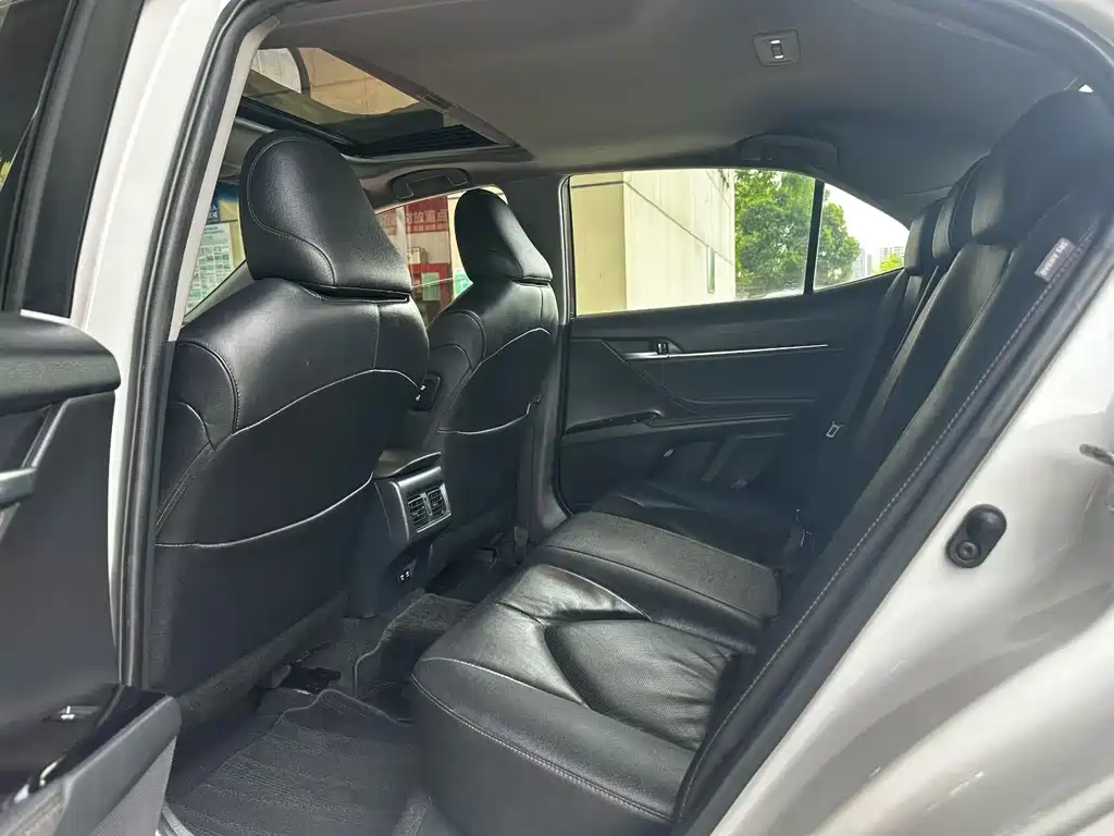 Toyota Camry 2019