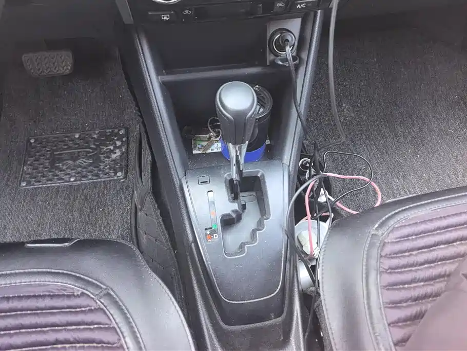 Toyota Yaris L 2021 — фото 16