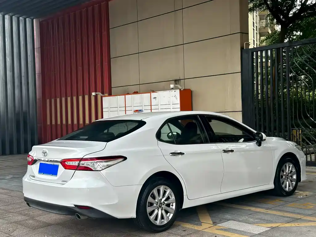 Toyota Camry 2019