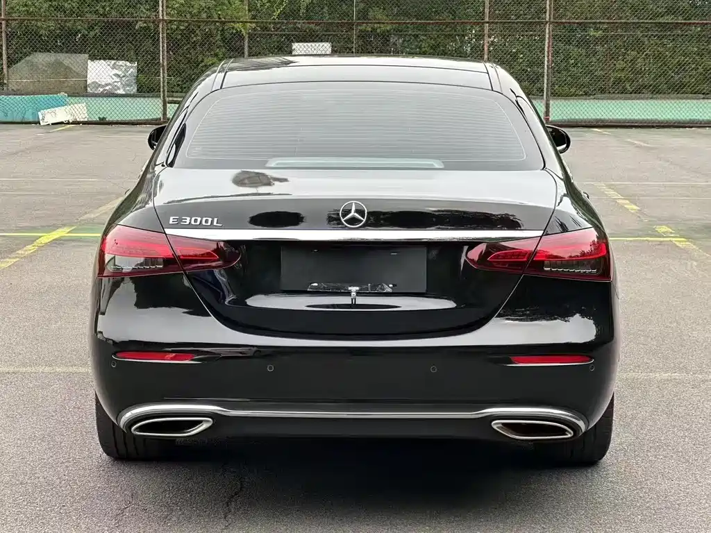 Mercedes-Benz E-Class 2023 — фото 8