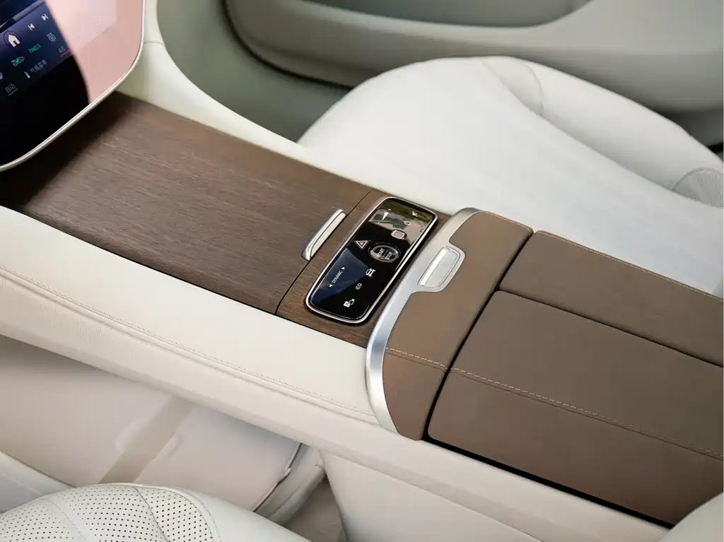 Mercedes-Benz EQS 2023 — фото 12