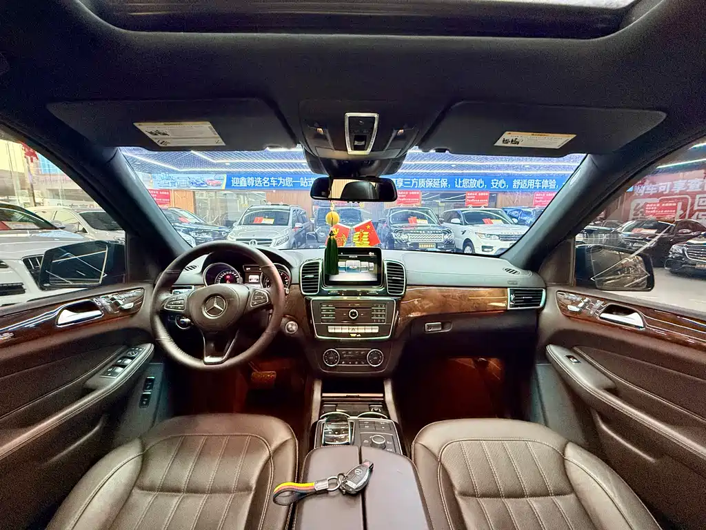 Mercedes-Benz GLS 2017 — фото 12