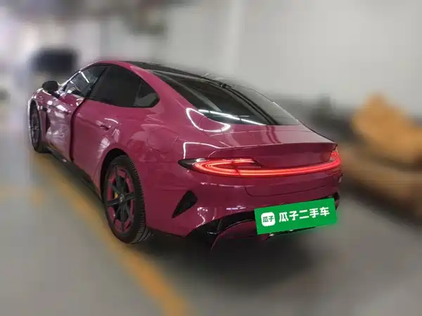 Xiaomi SU7 2025