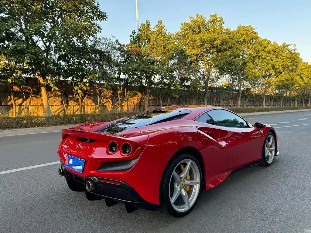 Ferrari F8 2021 — фото 7