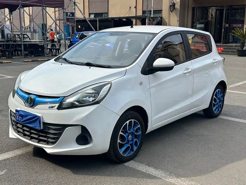 Changan EV 2017 — фото 1