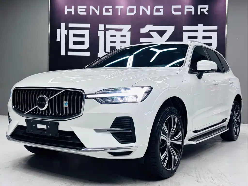 Volvo XC60 PHEV 2023 — фото 1