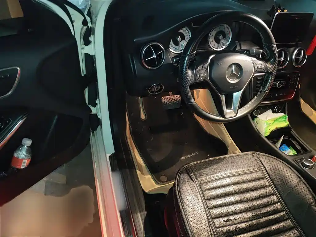 Mercedes-Benz A-Class 2015 — фото 14