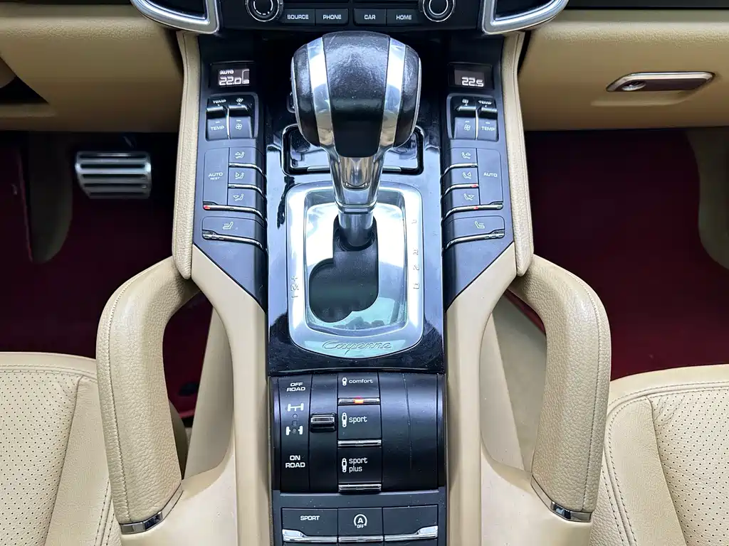 Porsche Cayenne 2017 — фото 11