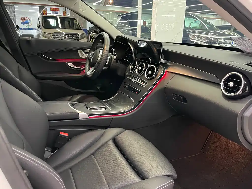 Mercedes-Benz C-Class 2020 — фото 12