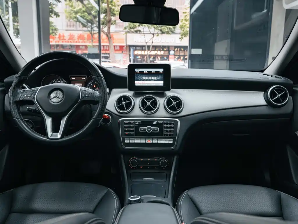 Mercedes-Benz GLA 2015 — фото 14