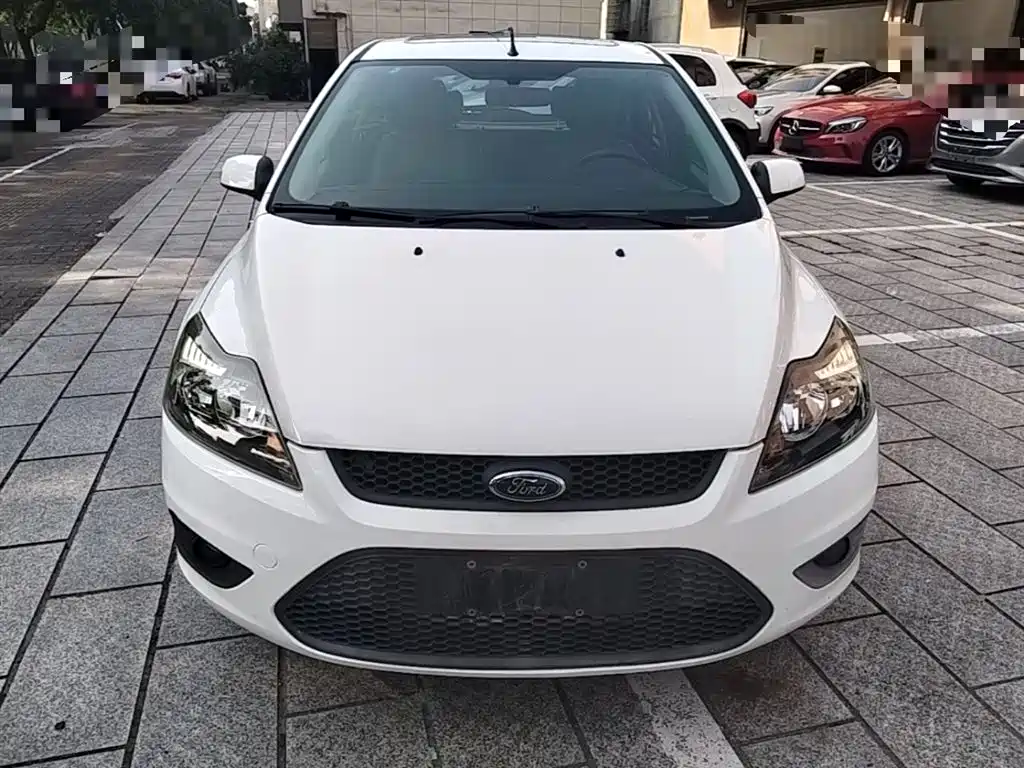 Ford Focus 2014 — фото 3