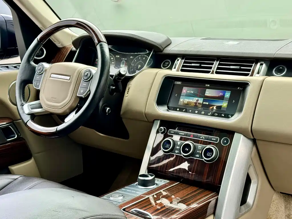 Land Rover Range Rover 2018 — фото 11