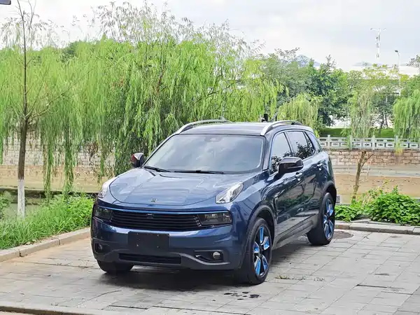 Lynk & Co 01 2019