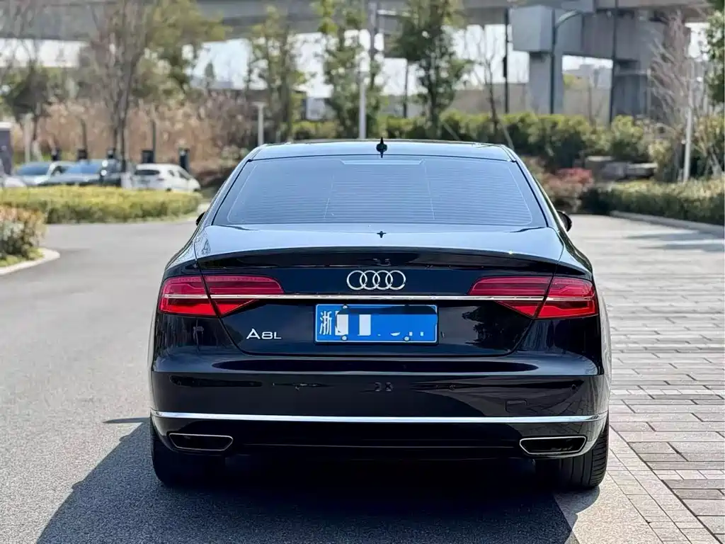 Audi A8 2015 — фото 5