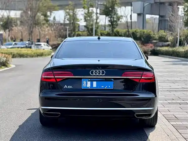 Audi A8 2014